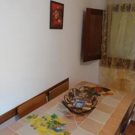 Dom wakacyjny Casa- Giro' - C2a6peu3ow Aieta